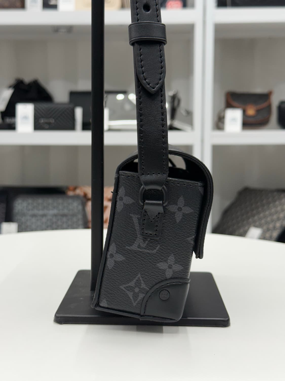 [OS] 루이비통 이클립스 스티머 웨어러블 월릿 크로스백 상품이미지4