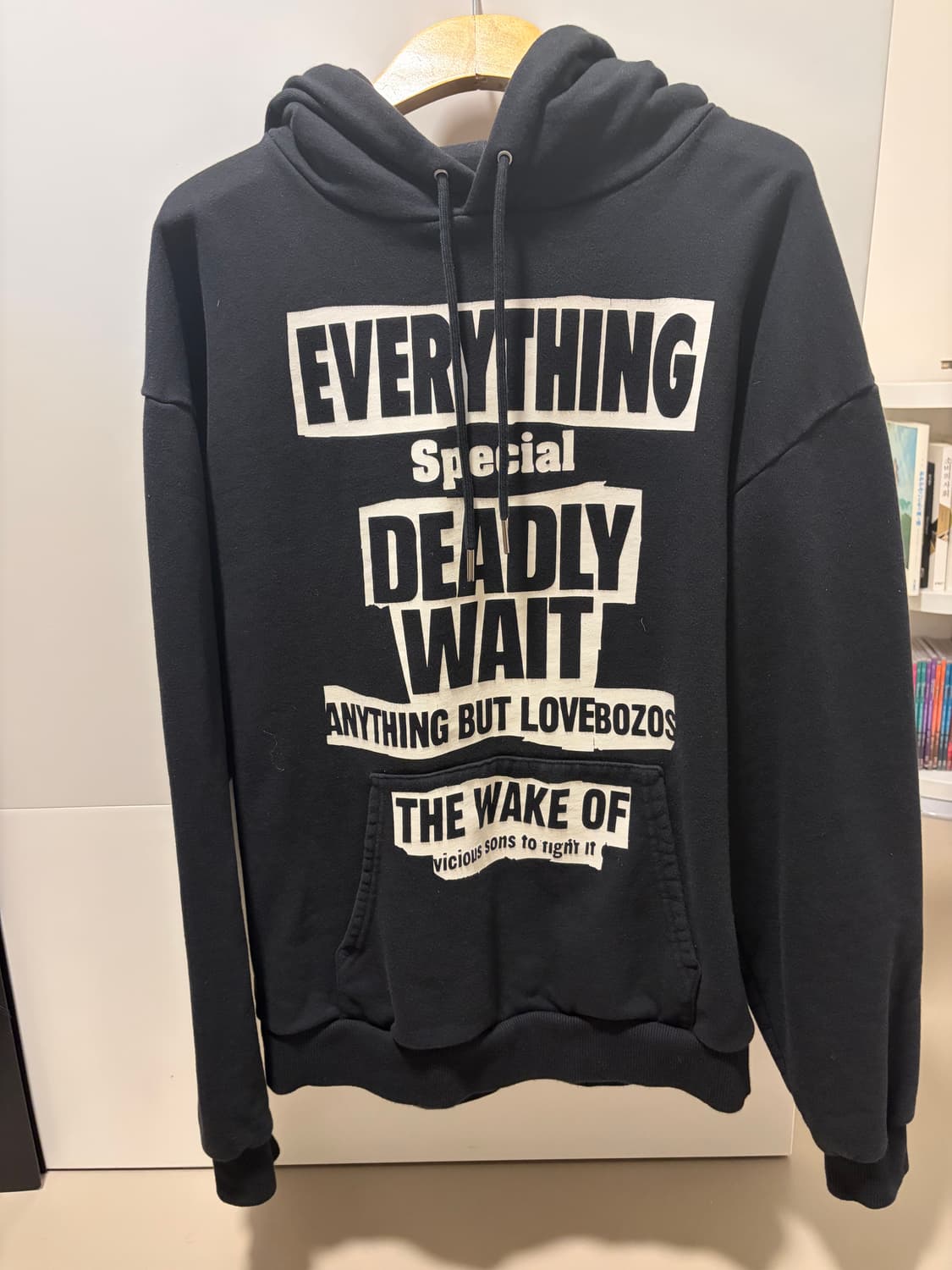 셀린느 23aw 그래픽 후드 상품이미지2