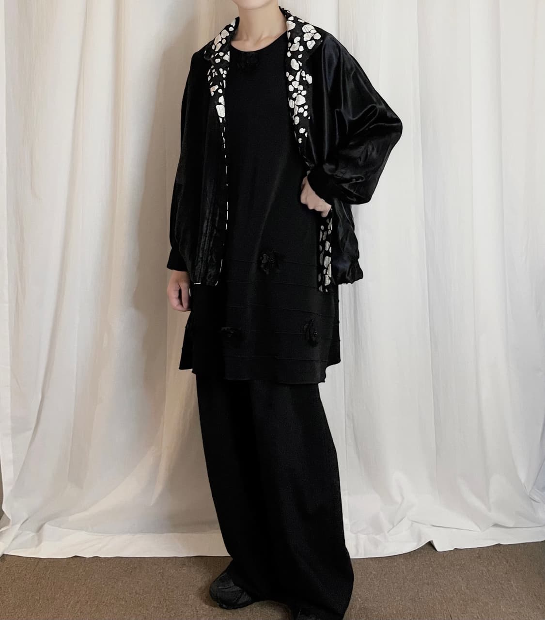 Flower Corsage Midi Dress - Black 상품이미지1