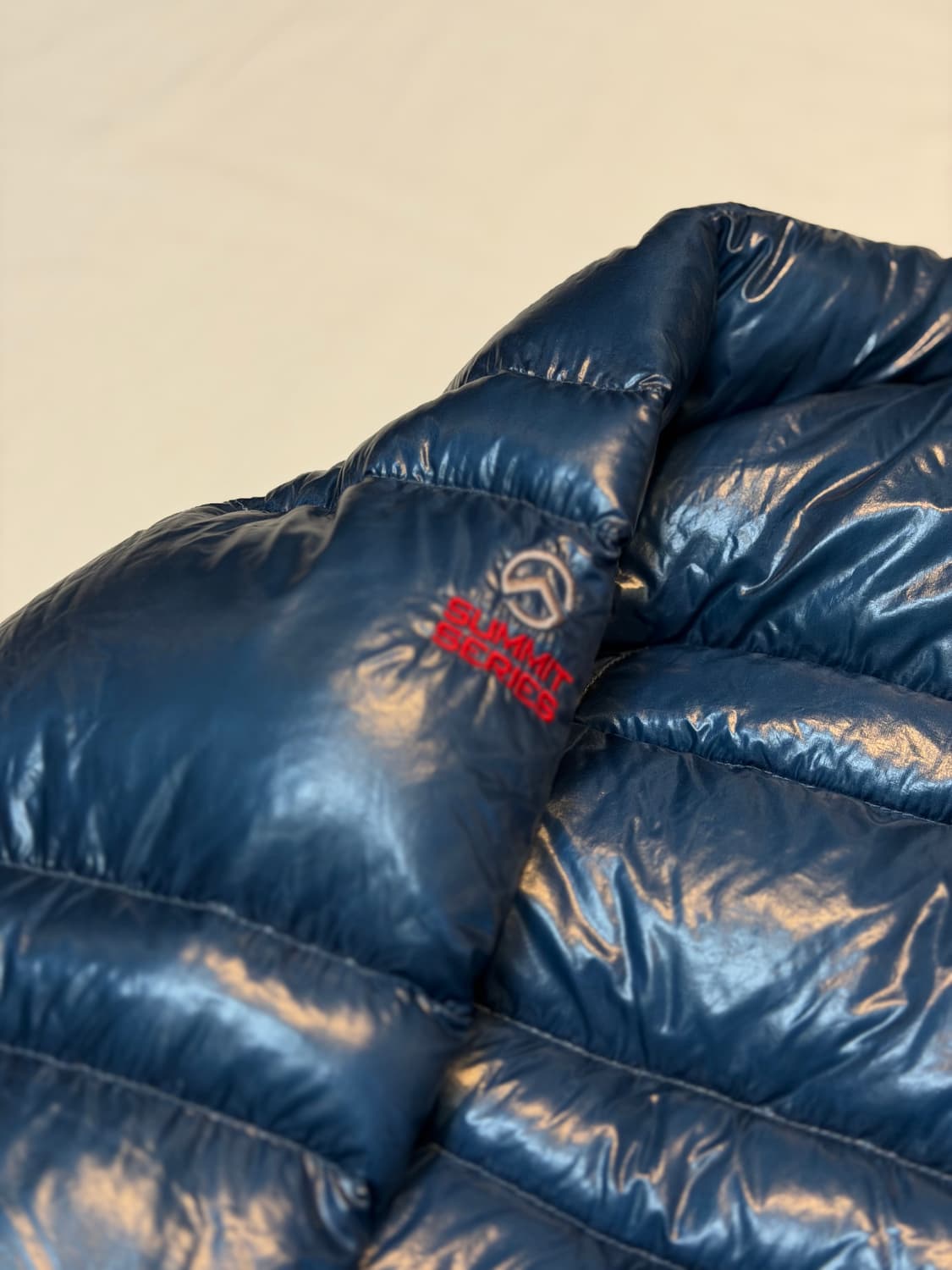 노스페이스 900필 한정판 유광 구스다운 경량패딩 블루 상품이미지2