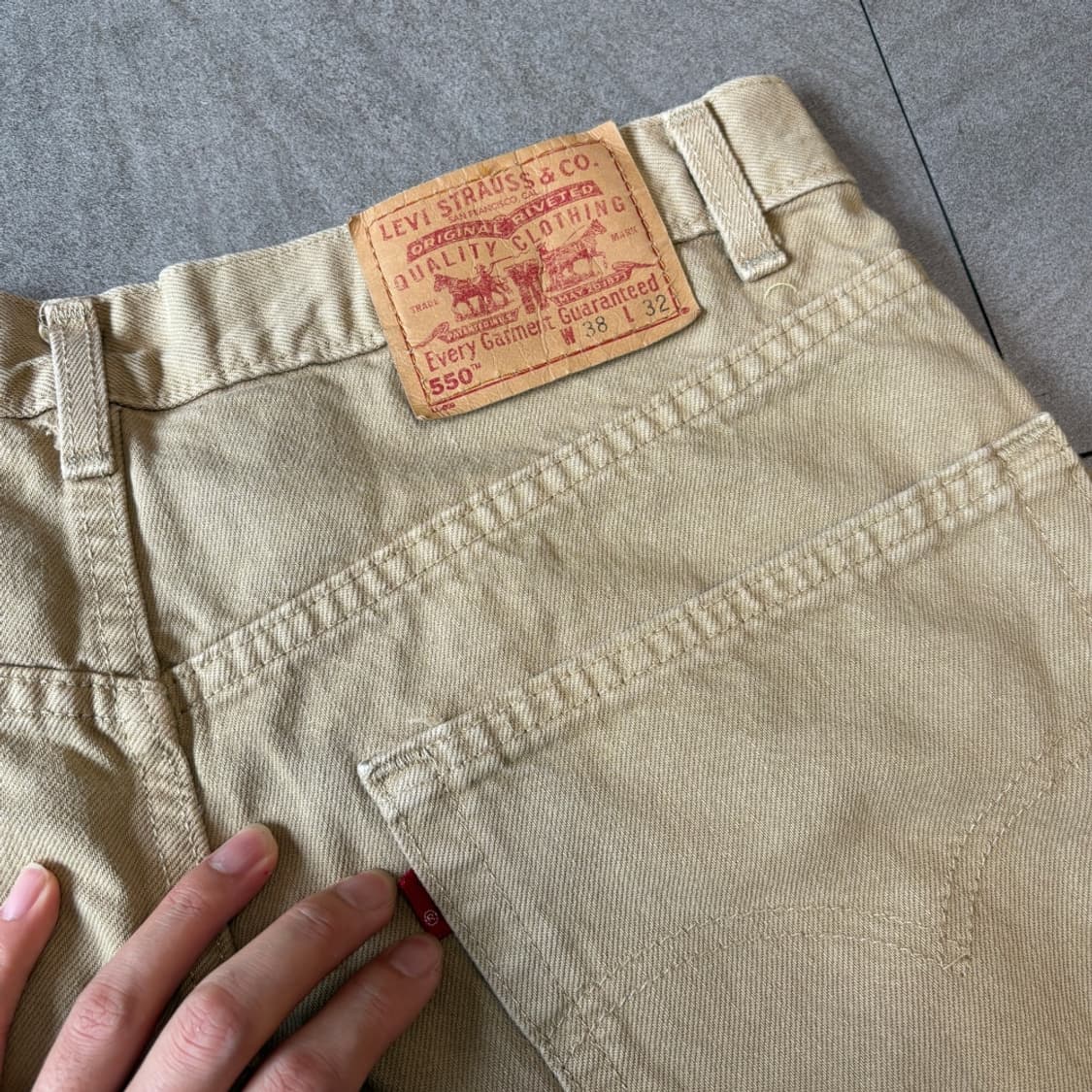 02년도 미국 생산 리바이스 550데님 베이지 팬츠 상품이미지10