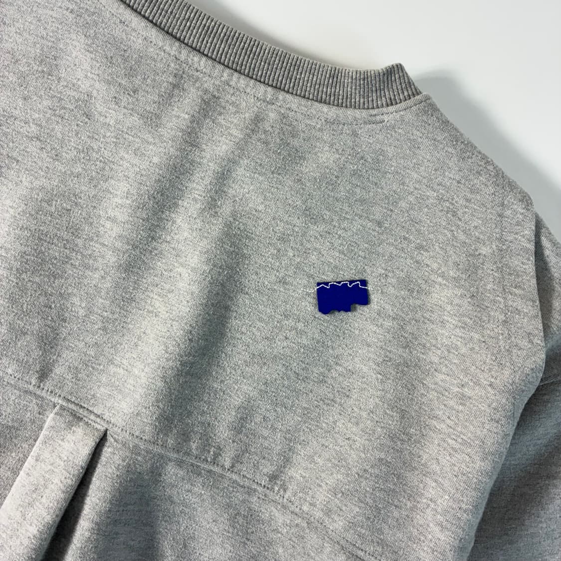 Adererror   아더에러 체스트 애드모어 로고 맨투맨 상품이미지5