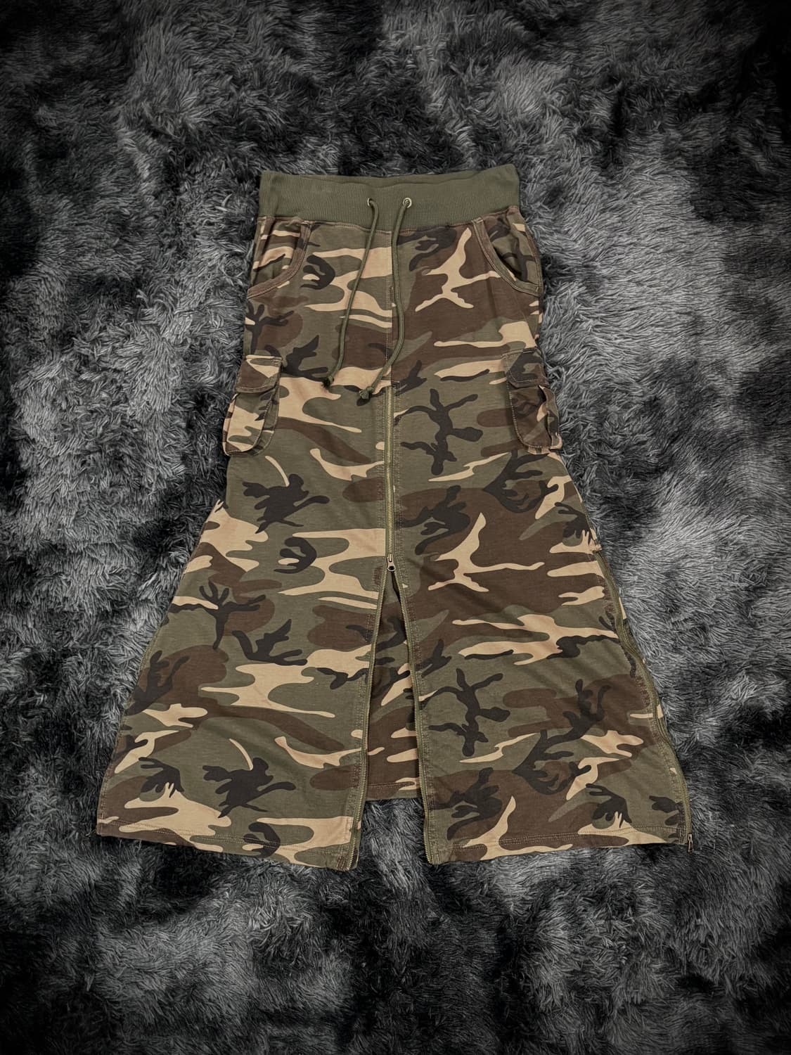 밀리터리 지퍼 디테일 롱 스웻스커트 상품이미지1