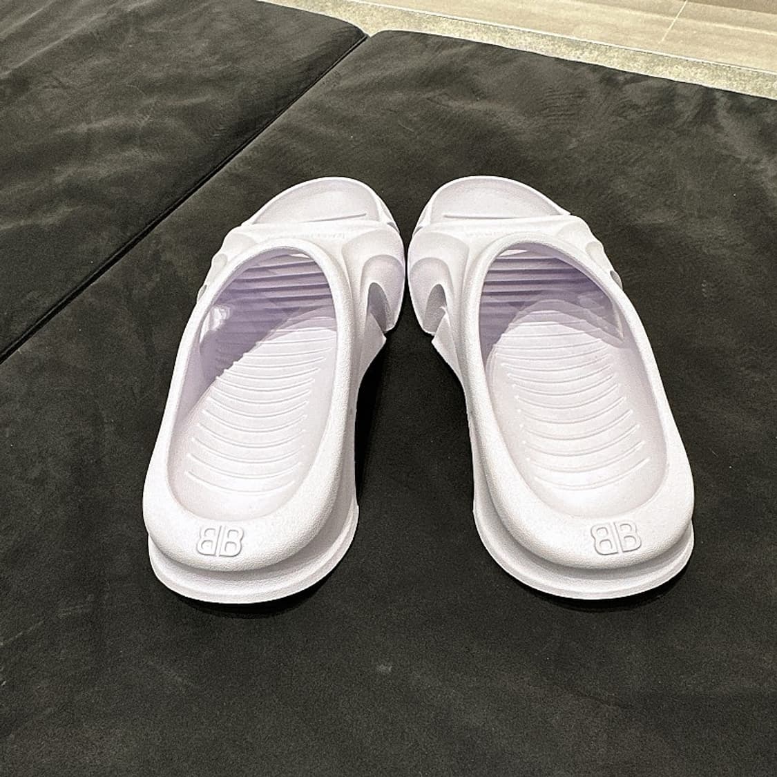 발렌시아가 여성 화이트 몰드 러버 샌들 상품이미지5