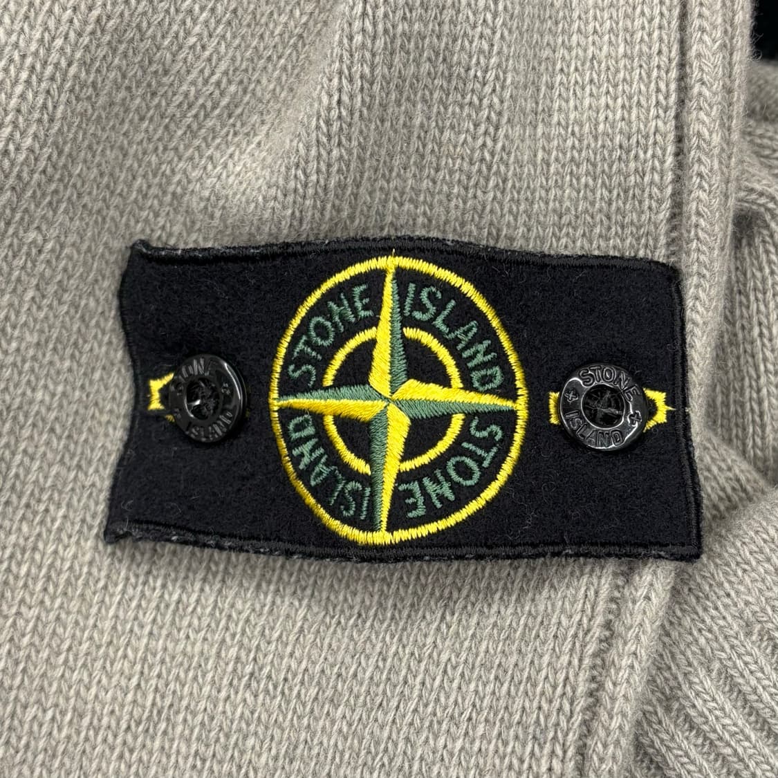 Stone Island 와펜 패치 그레이 울 니트 상품이미지6