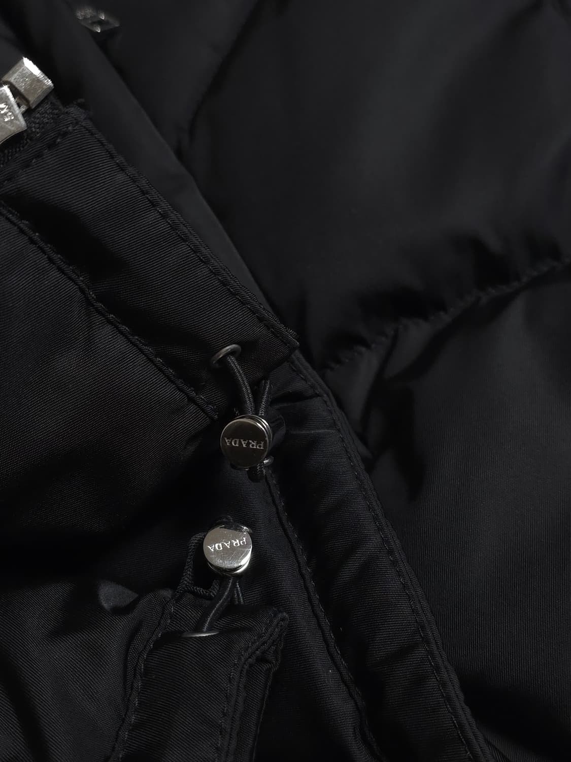 [XL] 프라다 리나일론 퀄팅 패딩 블랙(SGB803) 상품이미지5