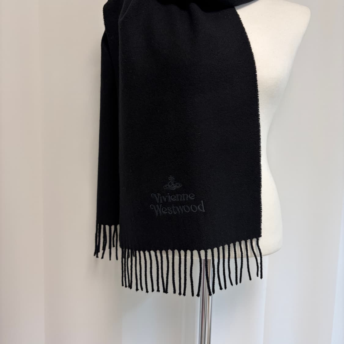 비비안웨스트우드 울 로고 머플러 블랙 상품이미지7
