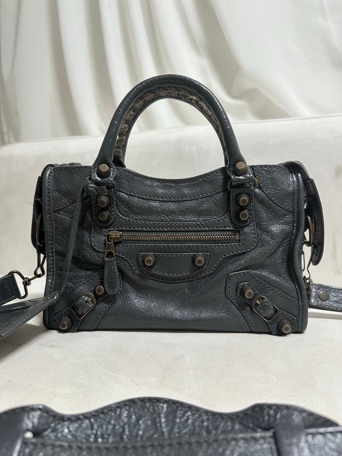 [A+ 정품] 발렌시아가 시티 모터백 미니 그레이 상품이미지3