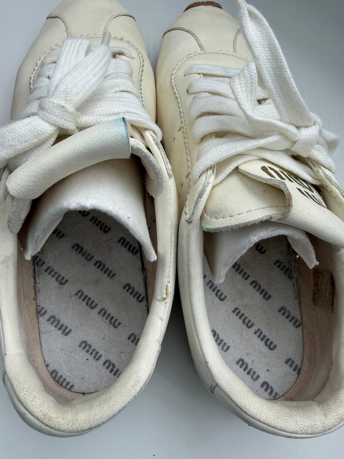 정품) 미우미우 여성 플룸 나파가죽 스니커즈 36 상품이미지8