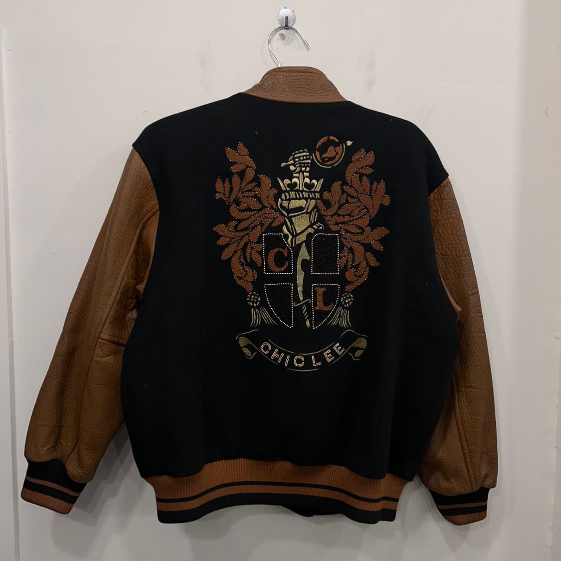 CHIC LEE 램스킨 큐빅 포인트 울 바시티자켓 상품이미지6