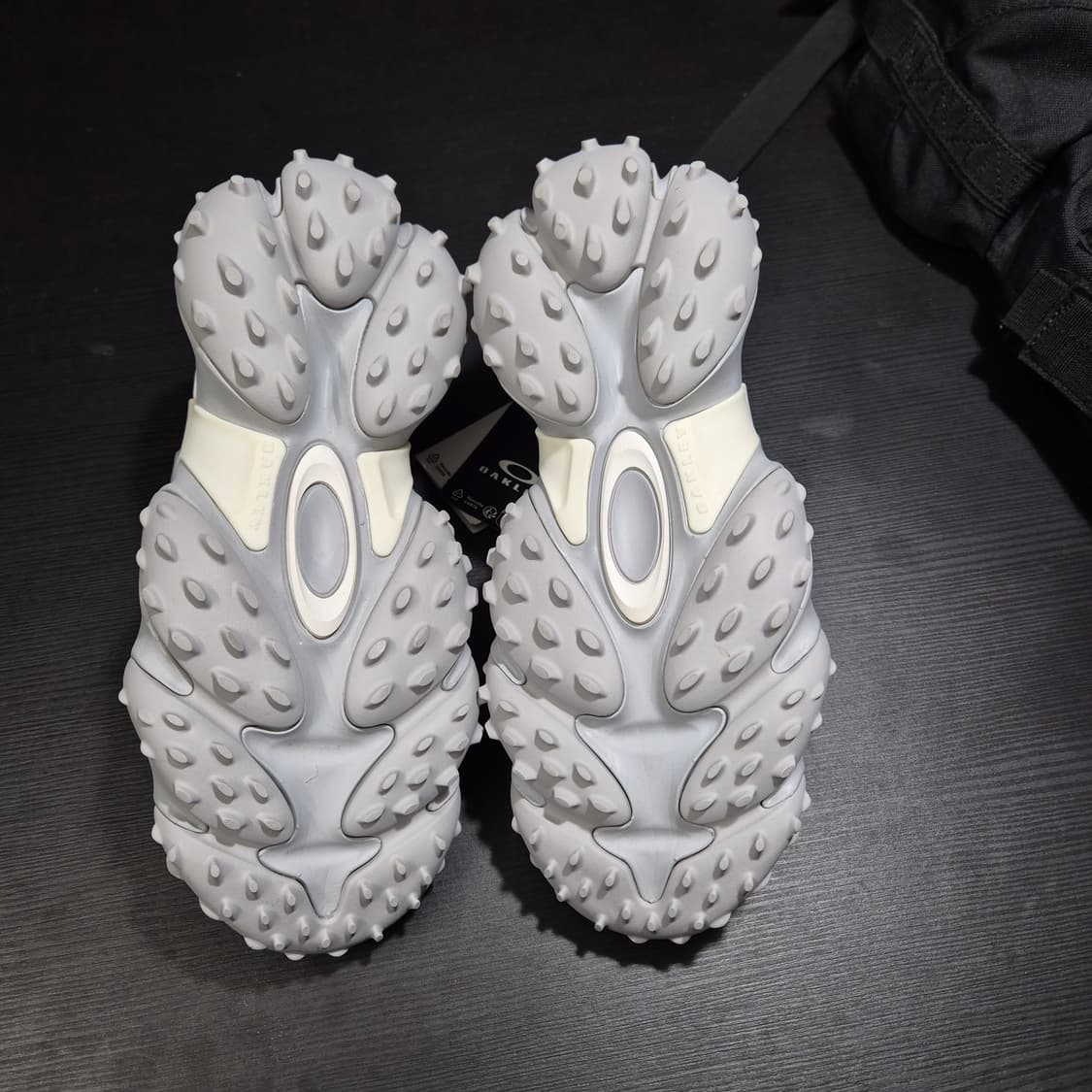 오클리 엣지 아이콘 화이트 230사이즈  상품이미지3