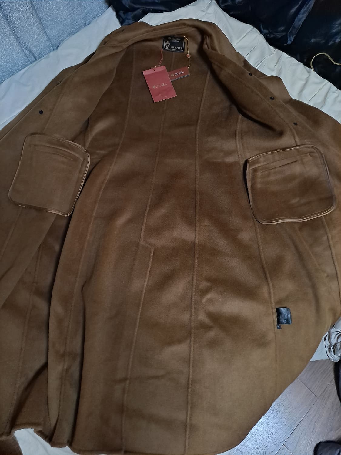 풀구성 새상품) 정가 5700 로로피아나 비쿠냐 코트 상품이미지6