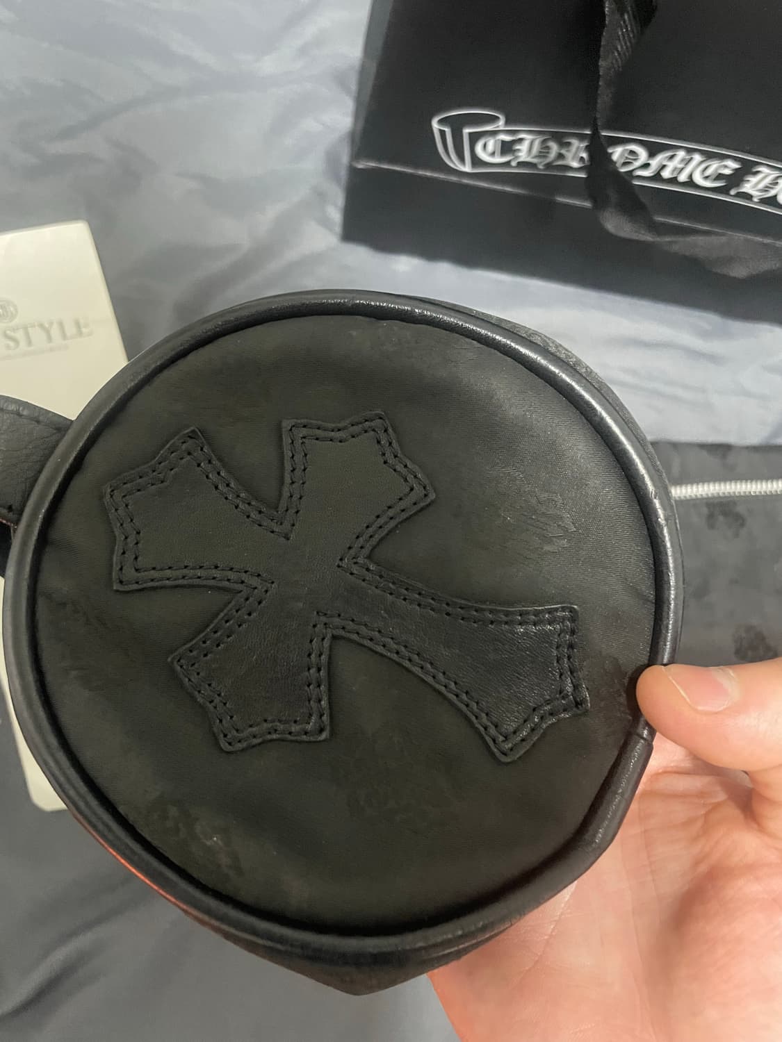 크롬하츠 세메터리 가죽패치 크로스백 상품이미지2