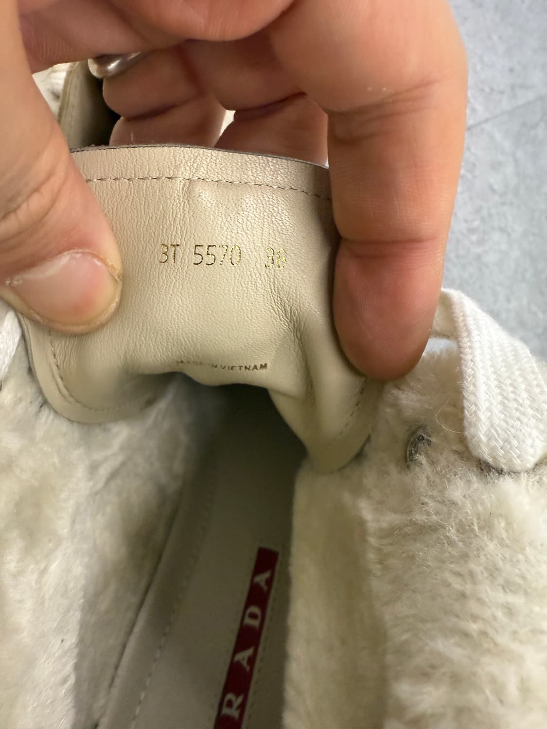 프라다 스웨이드 퍼 하이탑 36 상품이미지5