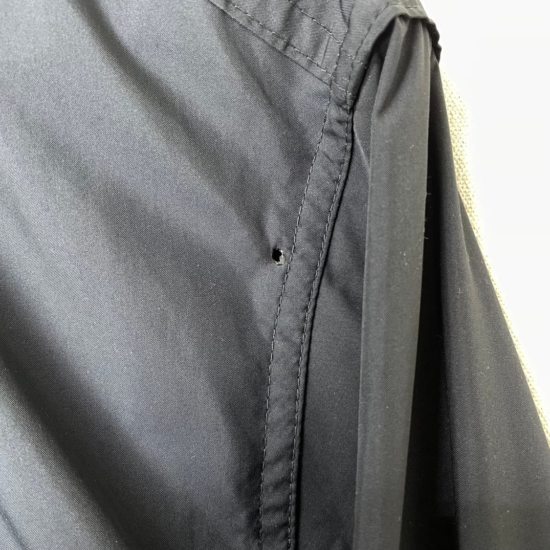 입생로랑 네이비 바람막이 L 상품이미지4