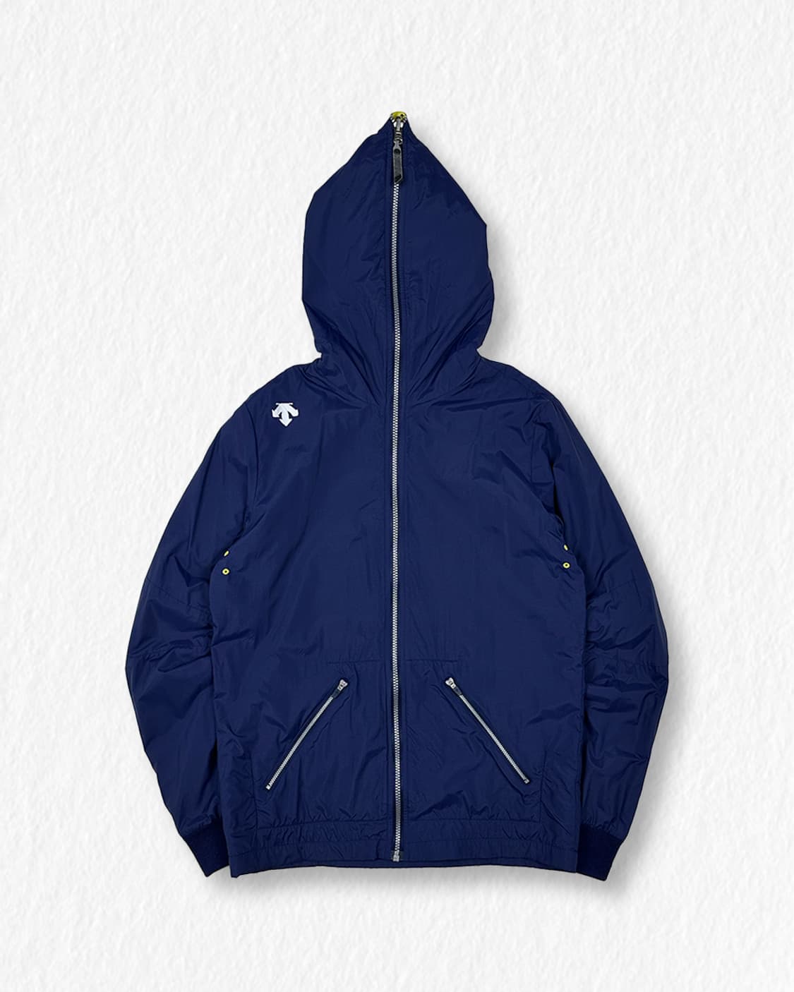 데상트 리버시블 완전 절개 후드 점퍼 상품이미지1