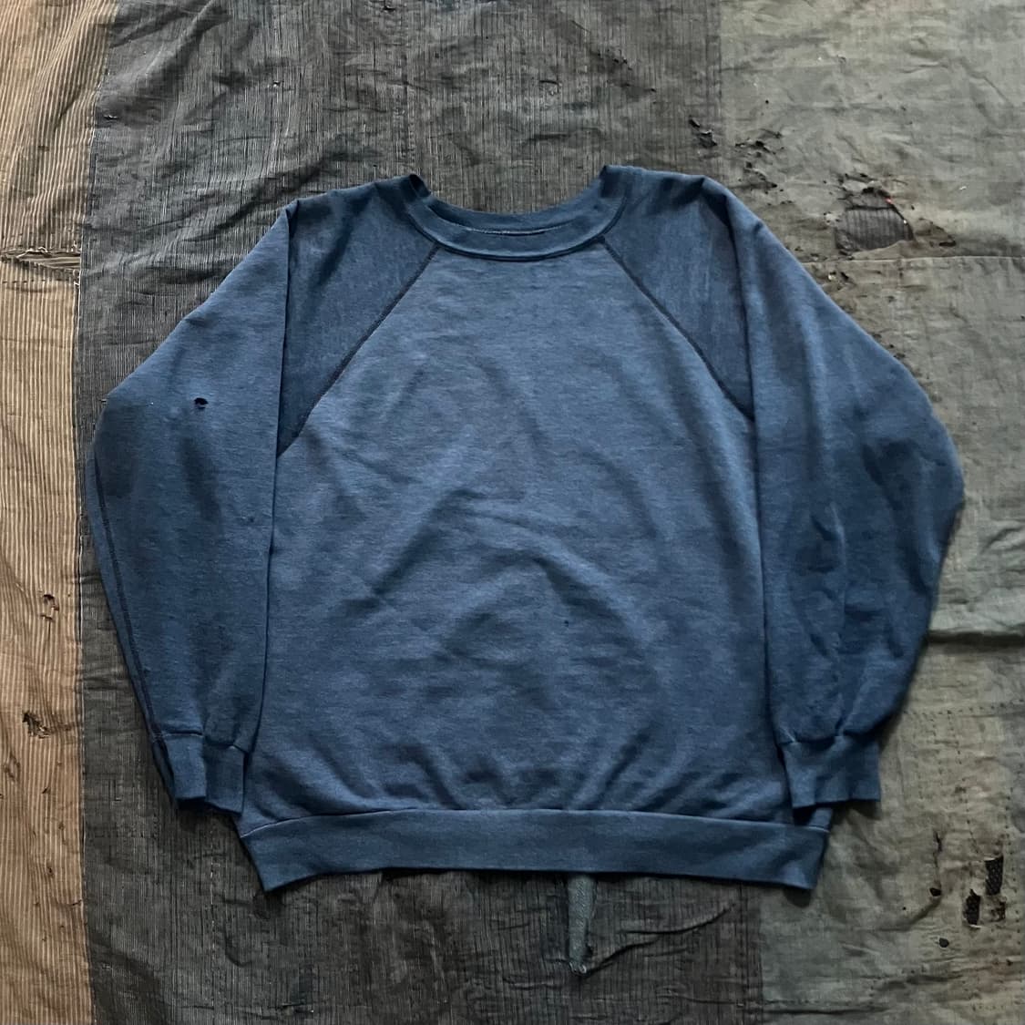 60s 오리지널 빈티지 노브랜드 트래쉬드 스웻셔츠 네이비 상품이미지1