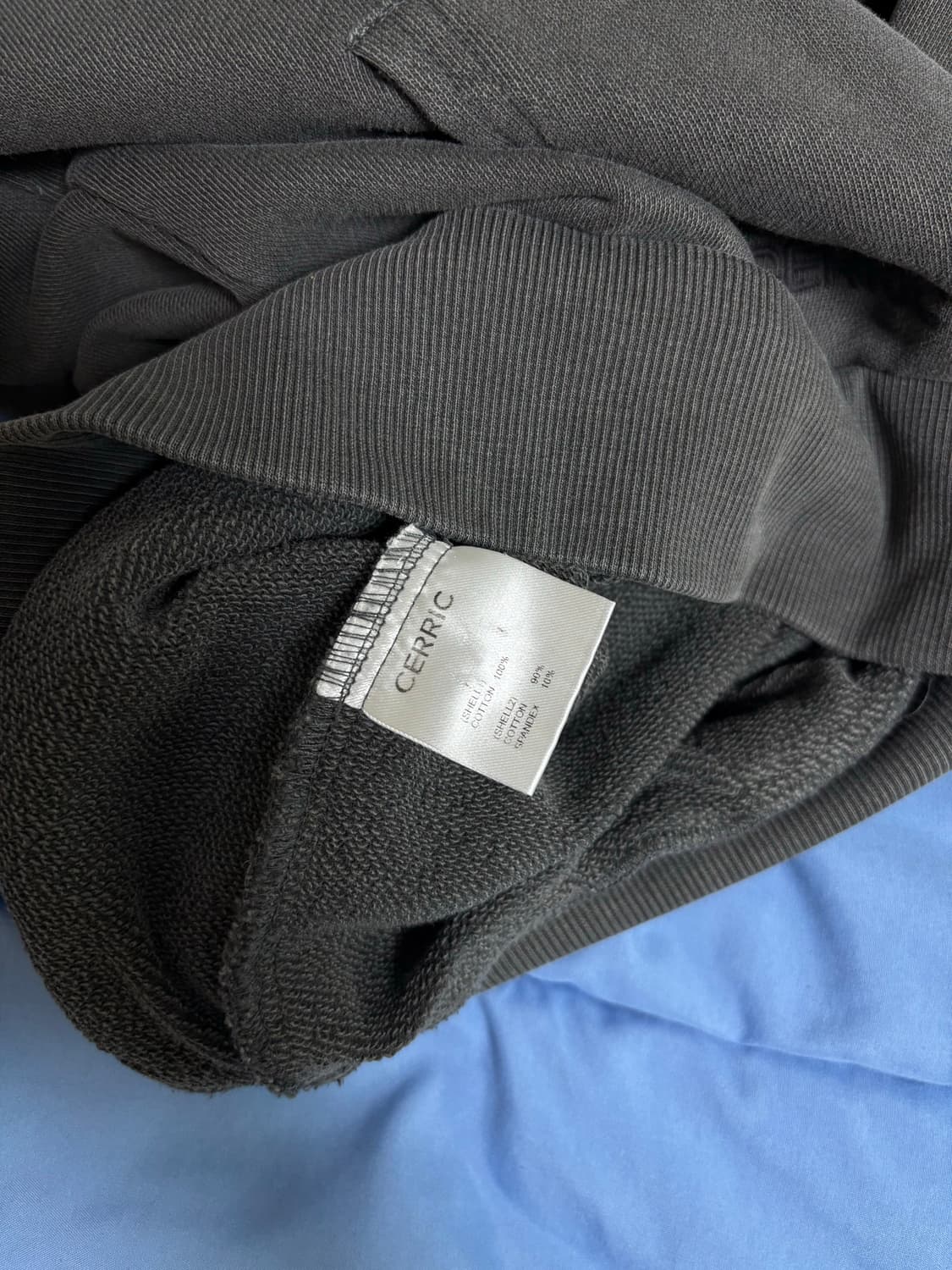 CERRIC 세릭 빅 리본 후드집업 차콜 상품이미지5
