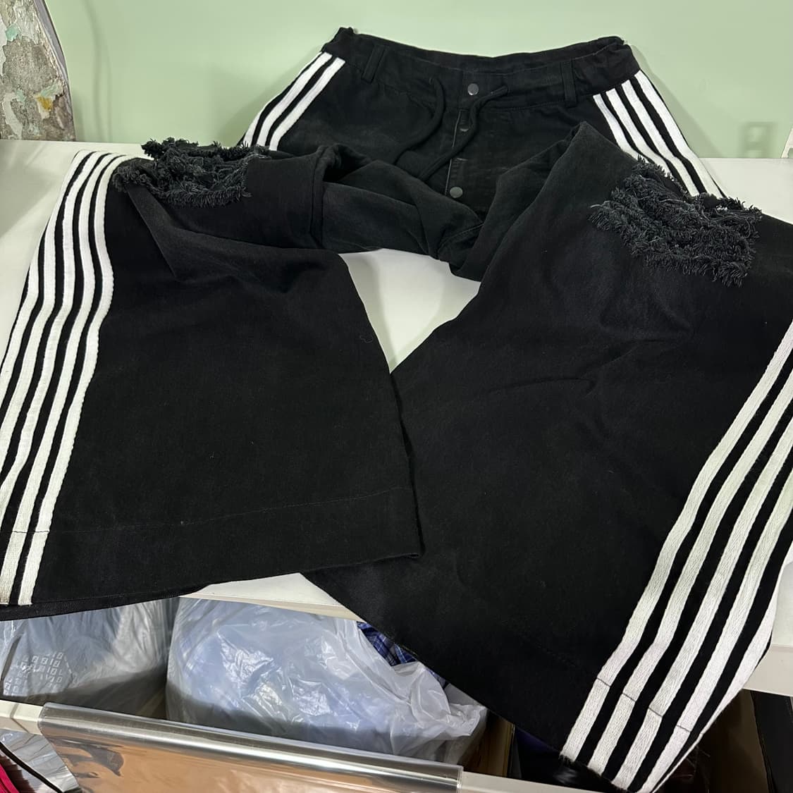 XL-XXL 빈티지 와이드부츠컷 블랙워시드 5스트라이프 찢청바지 상품이미지3