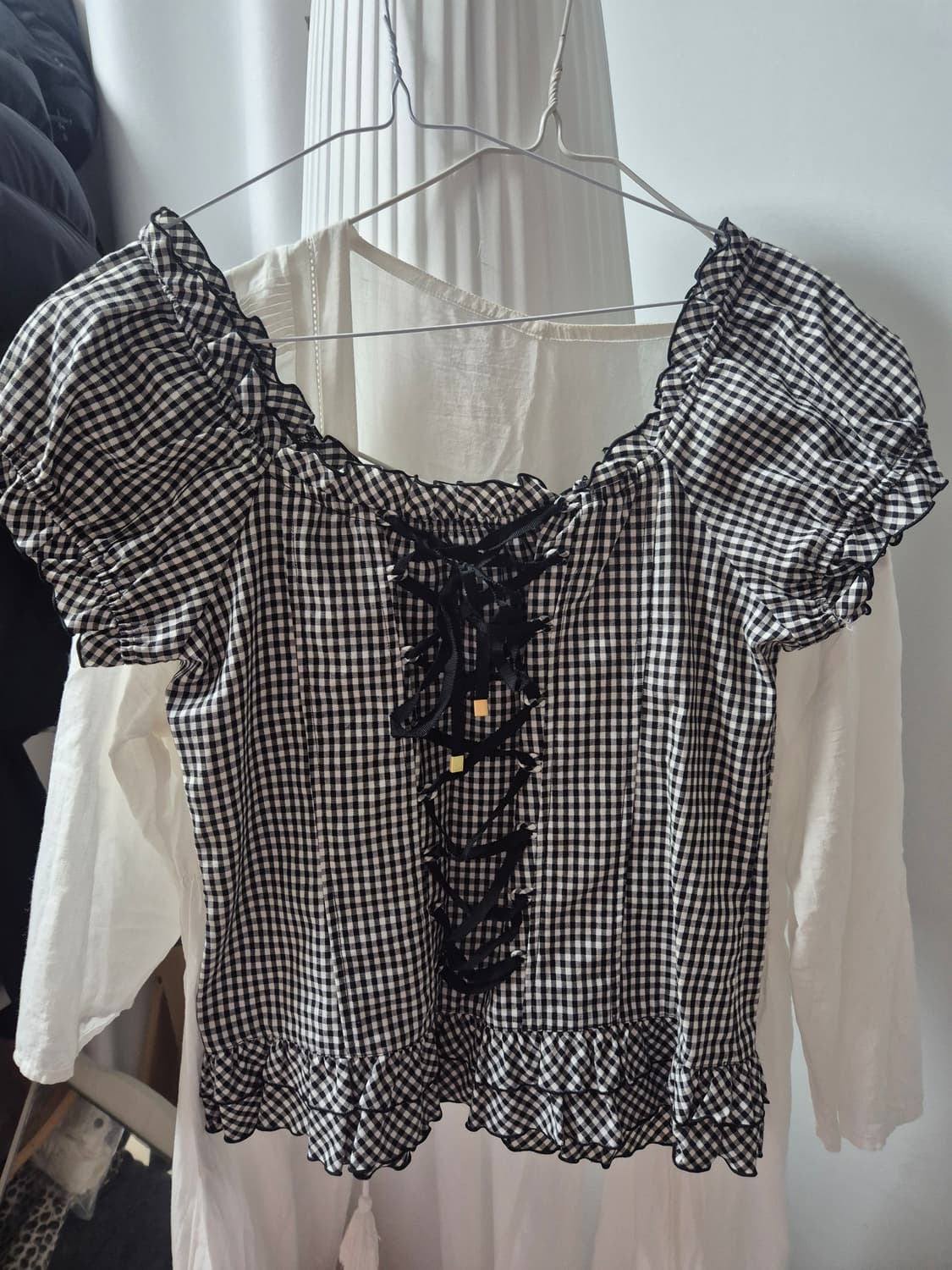 아일렛 오프숄더 T 상품이미지2