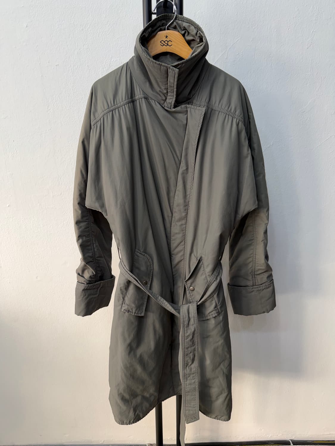 정품) 메종마르지엘라 여성 루즈핏 벨트 롱 자켓 40 상품이미지1