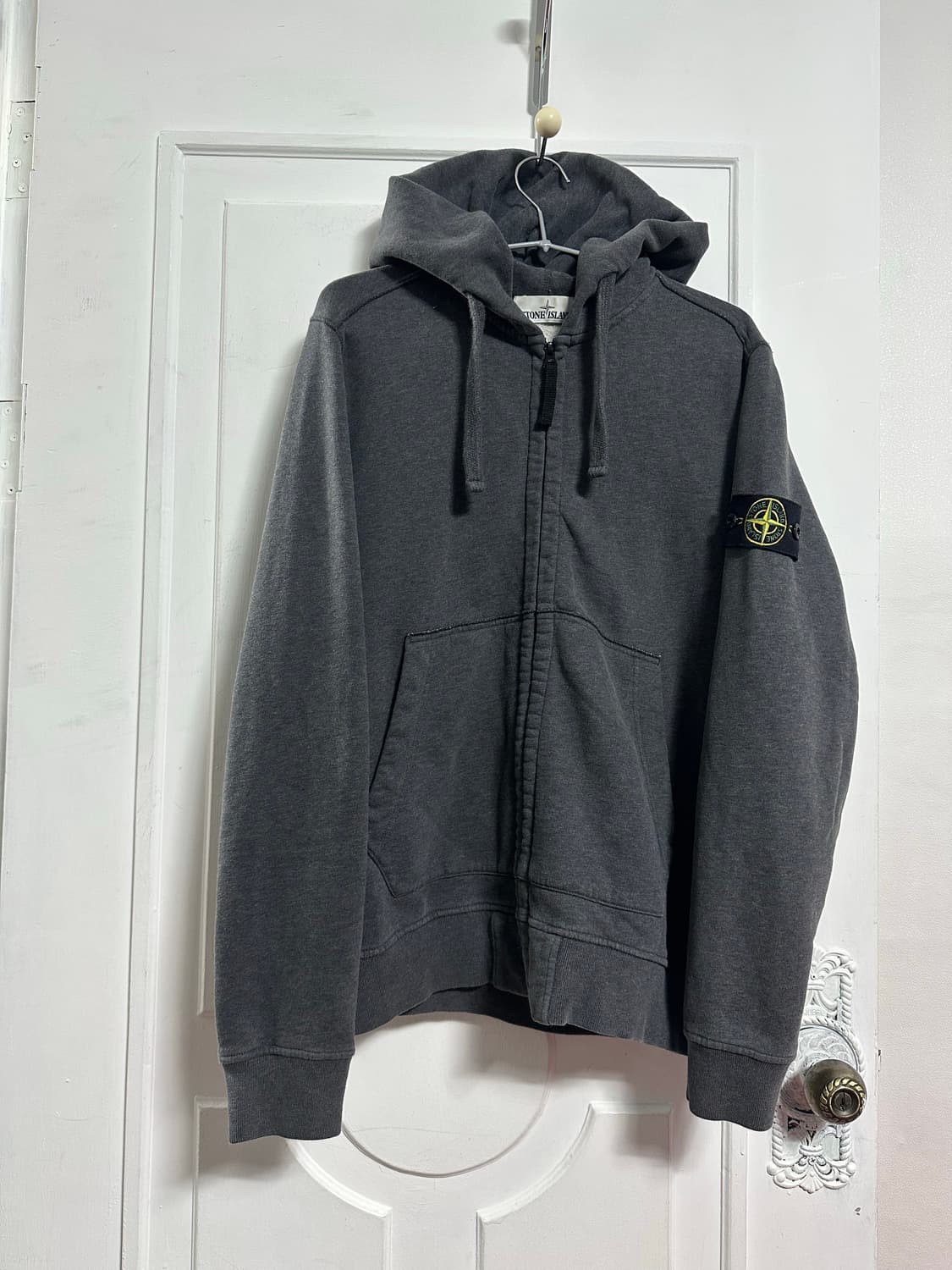 스톤아일랜드 후드집업 상품이미지1