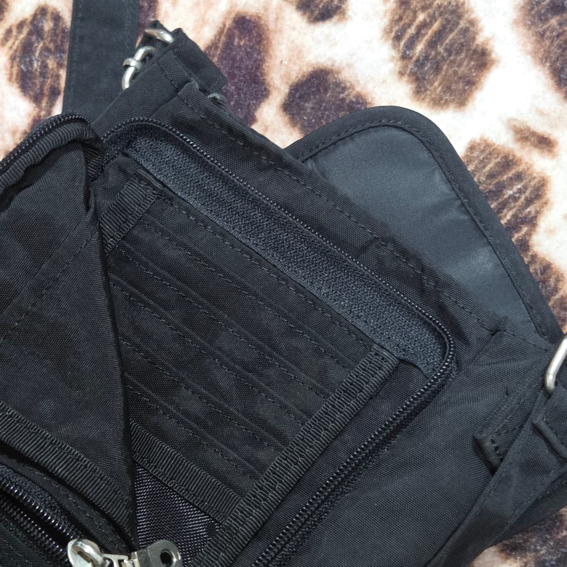 컬럼비아 코프코어 멀티포켓 테크 미니 크로스백 상품이미지6