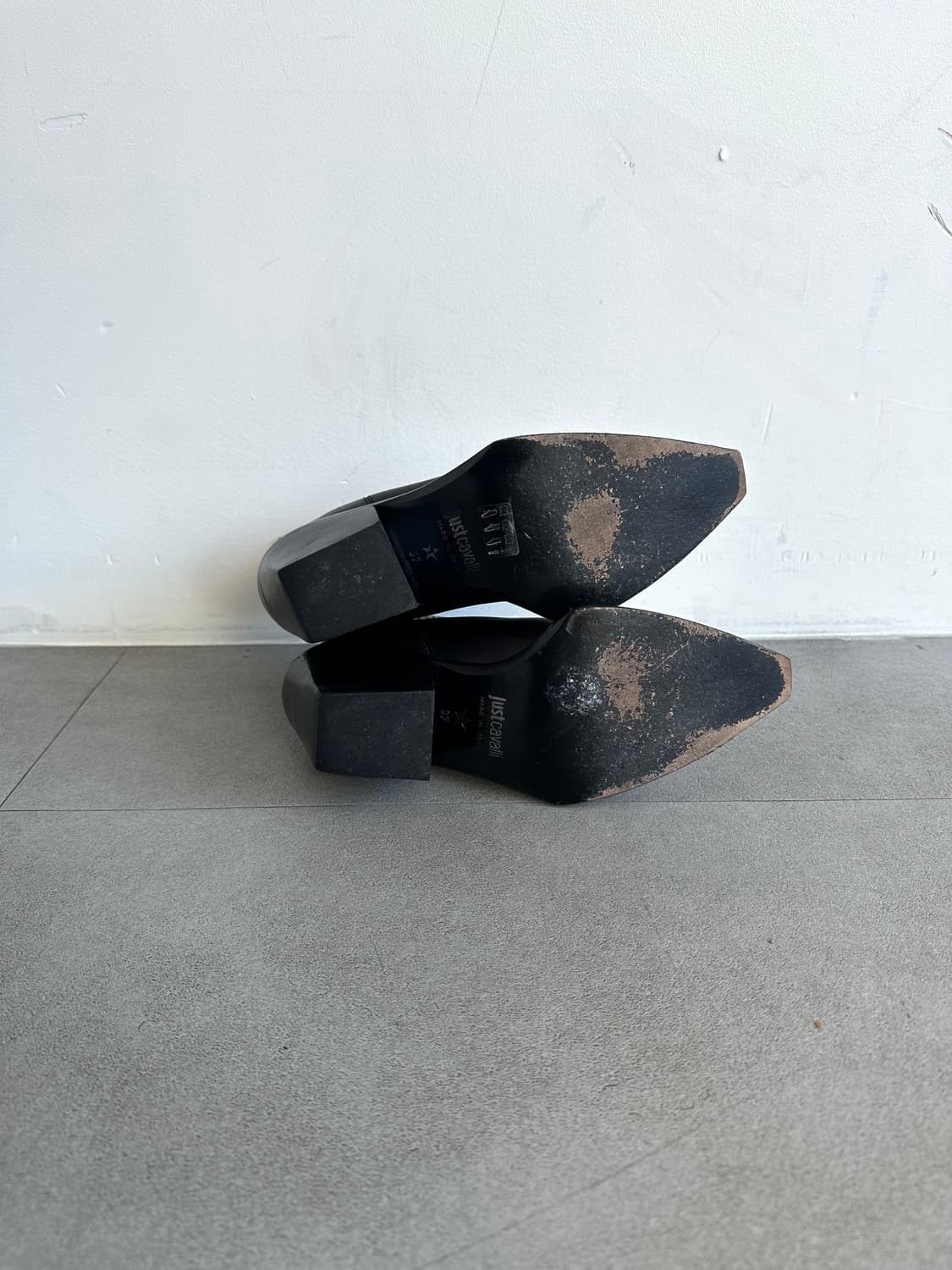 저스트 카발리 스퀘어토 블랙 레더 앵클부츠 상품이미지7