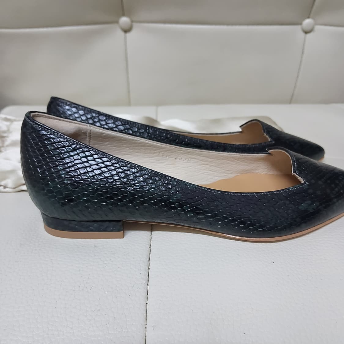 새상품 금강제화 제니아 천연 소가죽 플랫슈즈 여자 구두 235 네고가능 상품이미지6