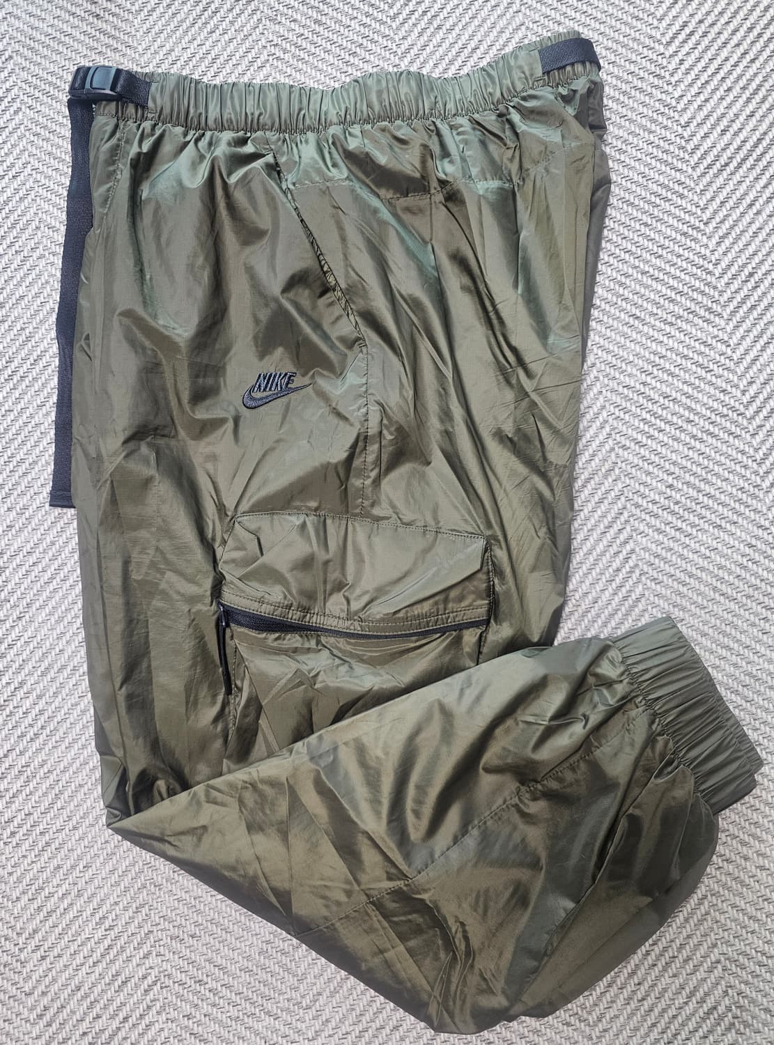 나이키 나일론 카고팬츠 L (실착1,2회/카키 올리브 메탈) 상품이미지1
