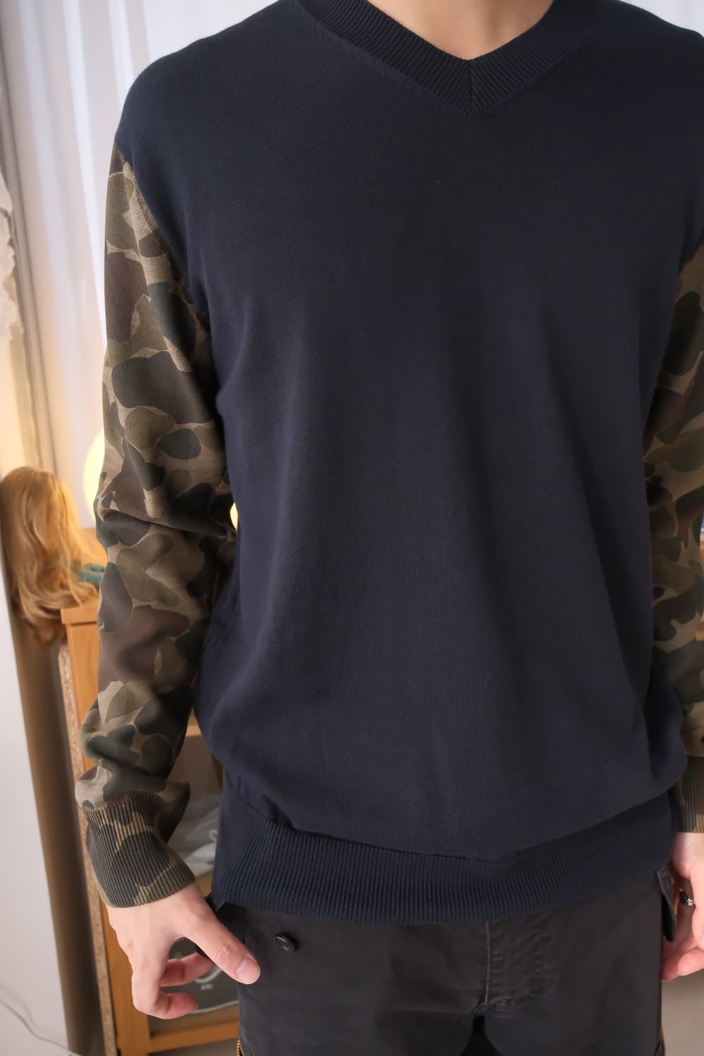 Camo pattern v-neck knit top 상품이미지3