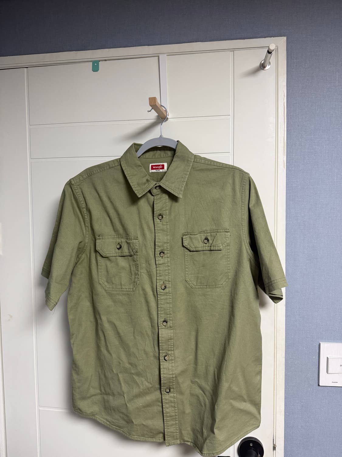 랭글러 반팔워크셔츠 m사이즈 (카키색) 상품이미지1