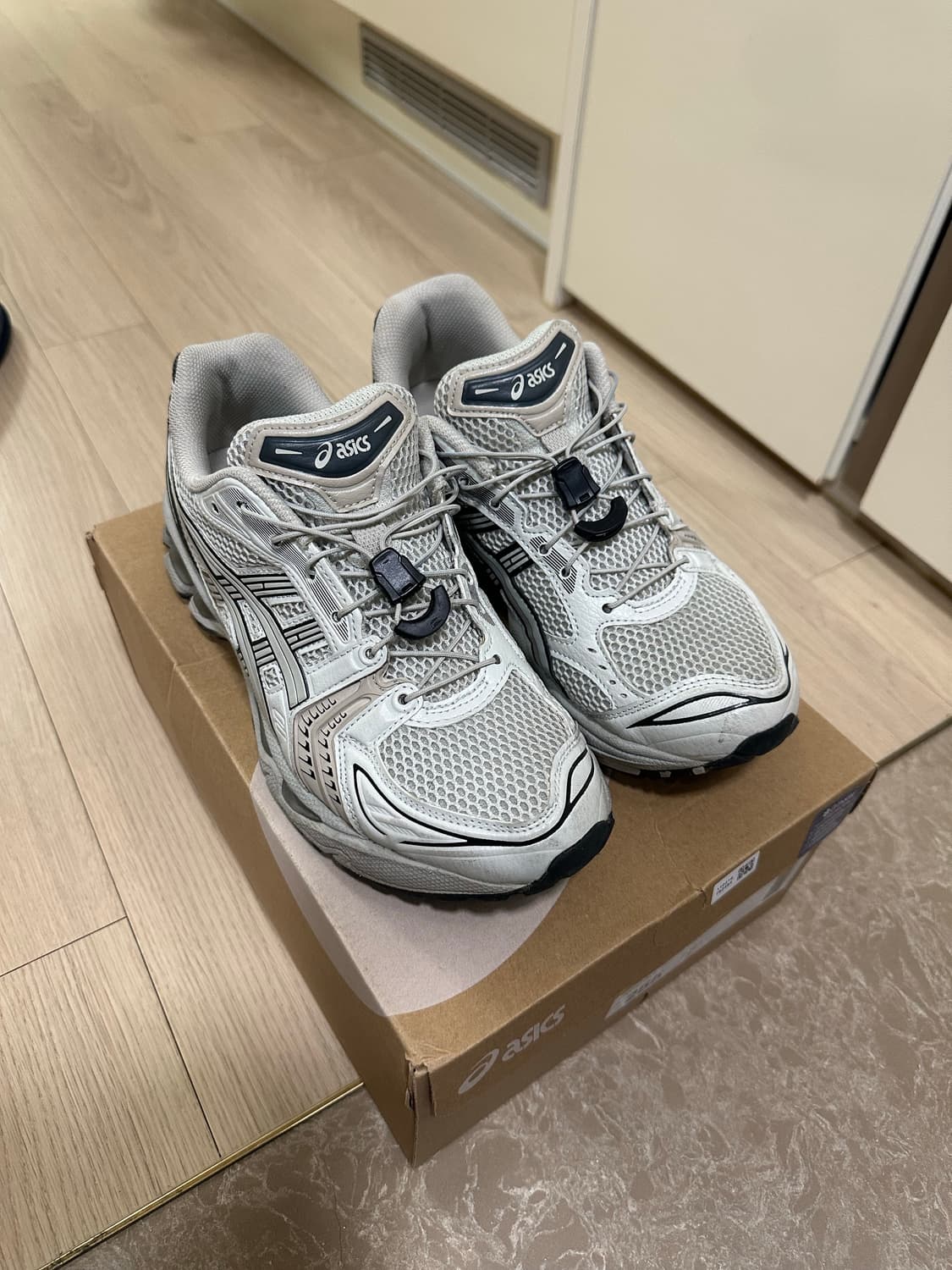 아식스 젤카야노14 언리미티드 255 상품이미지1