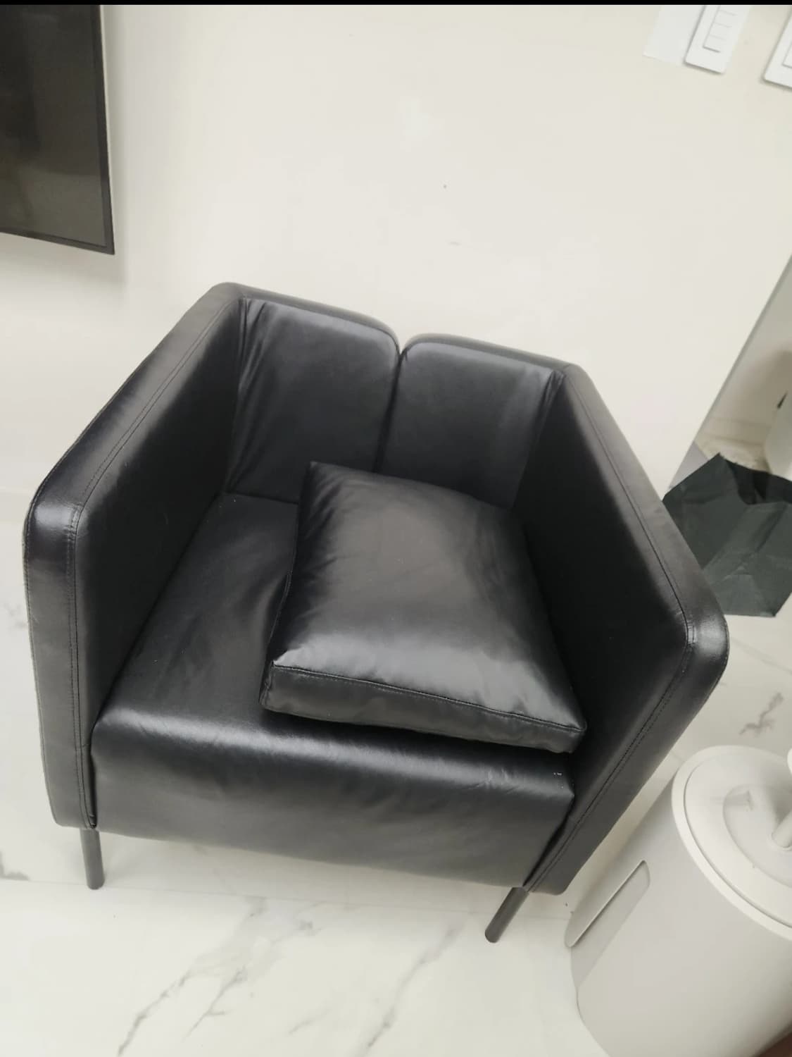 이케아 EKERÖ(에케뢰) 암체어, 킴스타드 블랙 색상 제품 상품이미지3