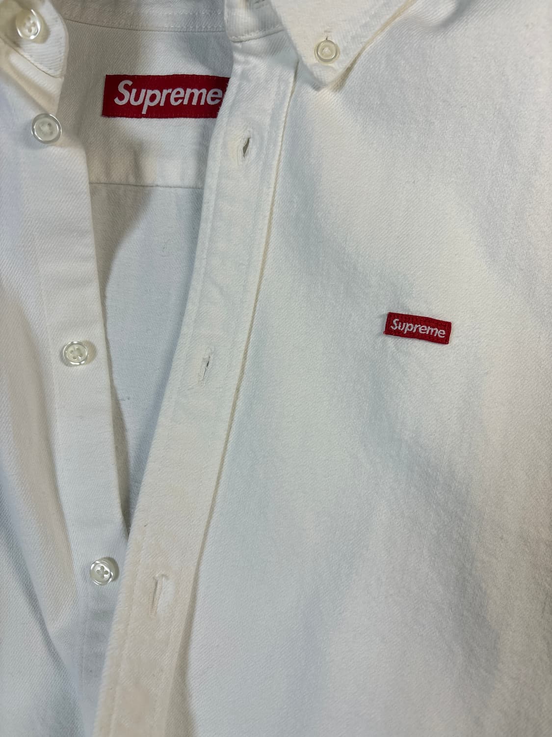 슈프림 스몰 박스 셔츠 화이트 데님 판매합니다 상품이미지1