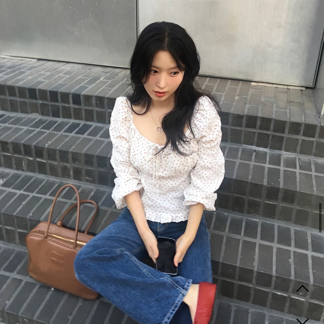 에오브 자체제작 로지블라우스 상품이미지2