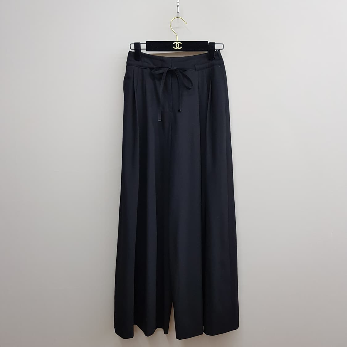 한섬 마인 2025 울 드로우스트링 핀턱 와이드 팬츠 61-90 사이즈 상품이미지1