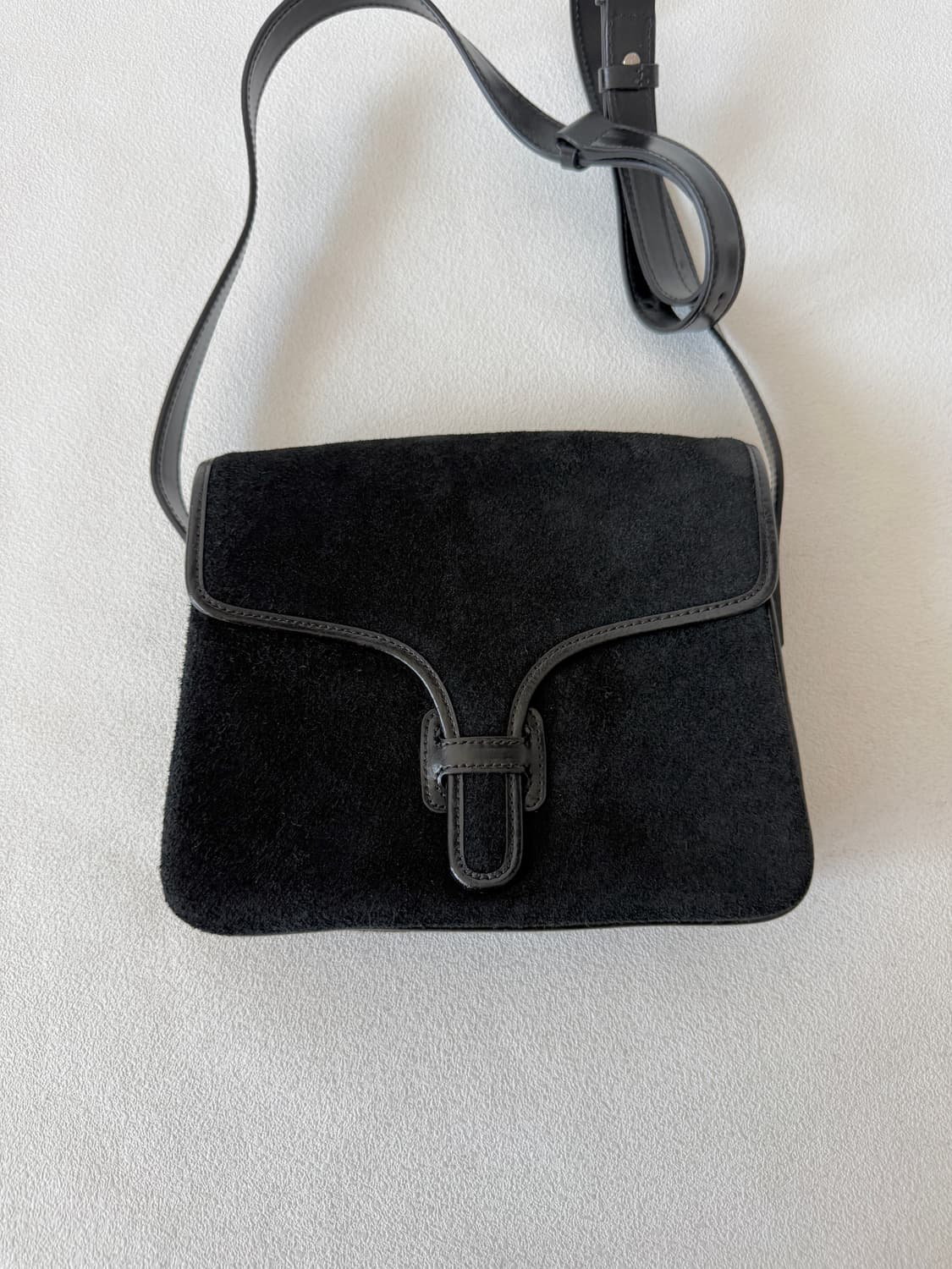 나띵리튼(Nothing written) 스웨이드&레더 크로스백 상품이미지3