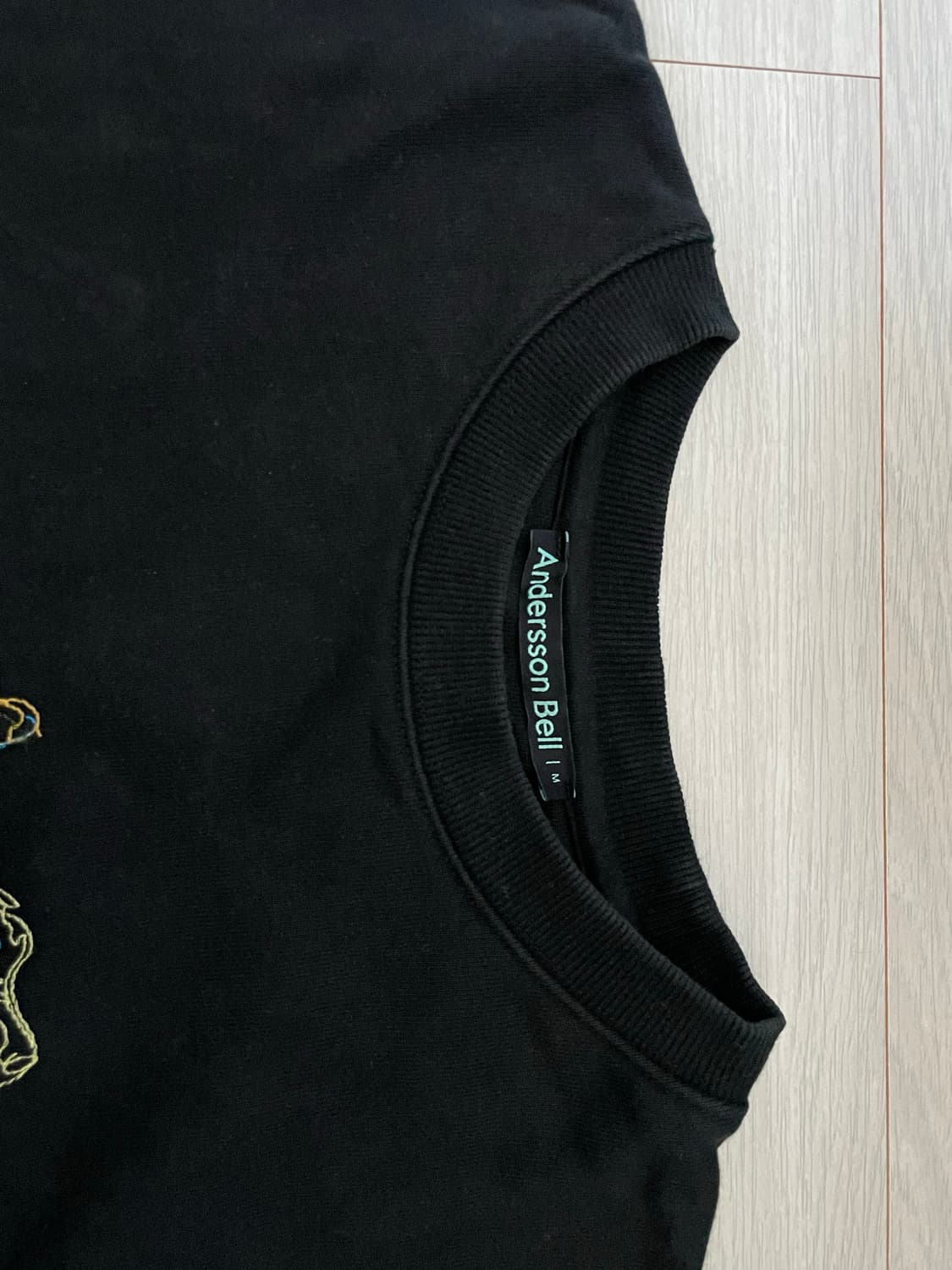 앤더슨벨 플라워 자수 맨투맨 m 상품이미지2