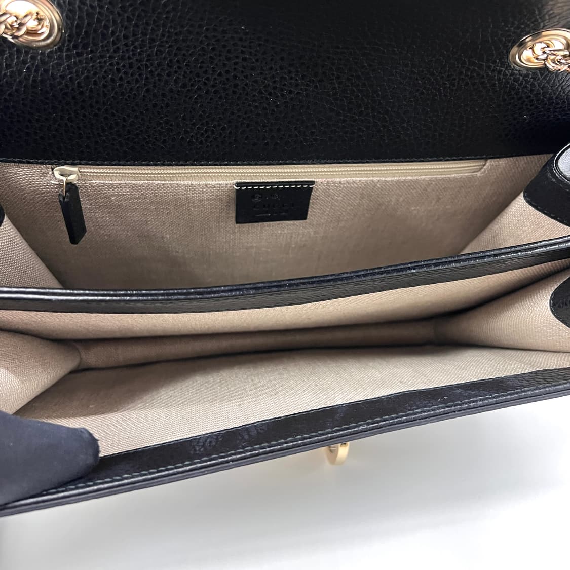 구찌 인터로킹 GG 체인 숄더백 블랙 (510303) 상품이미지9