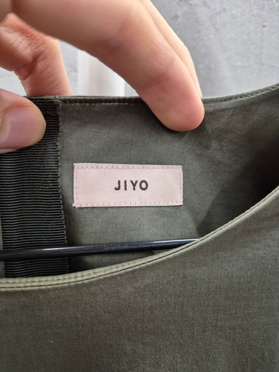 JIYO 카키색 반팔 원피스 S 상품이미지4