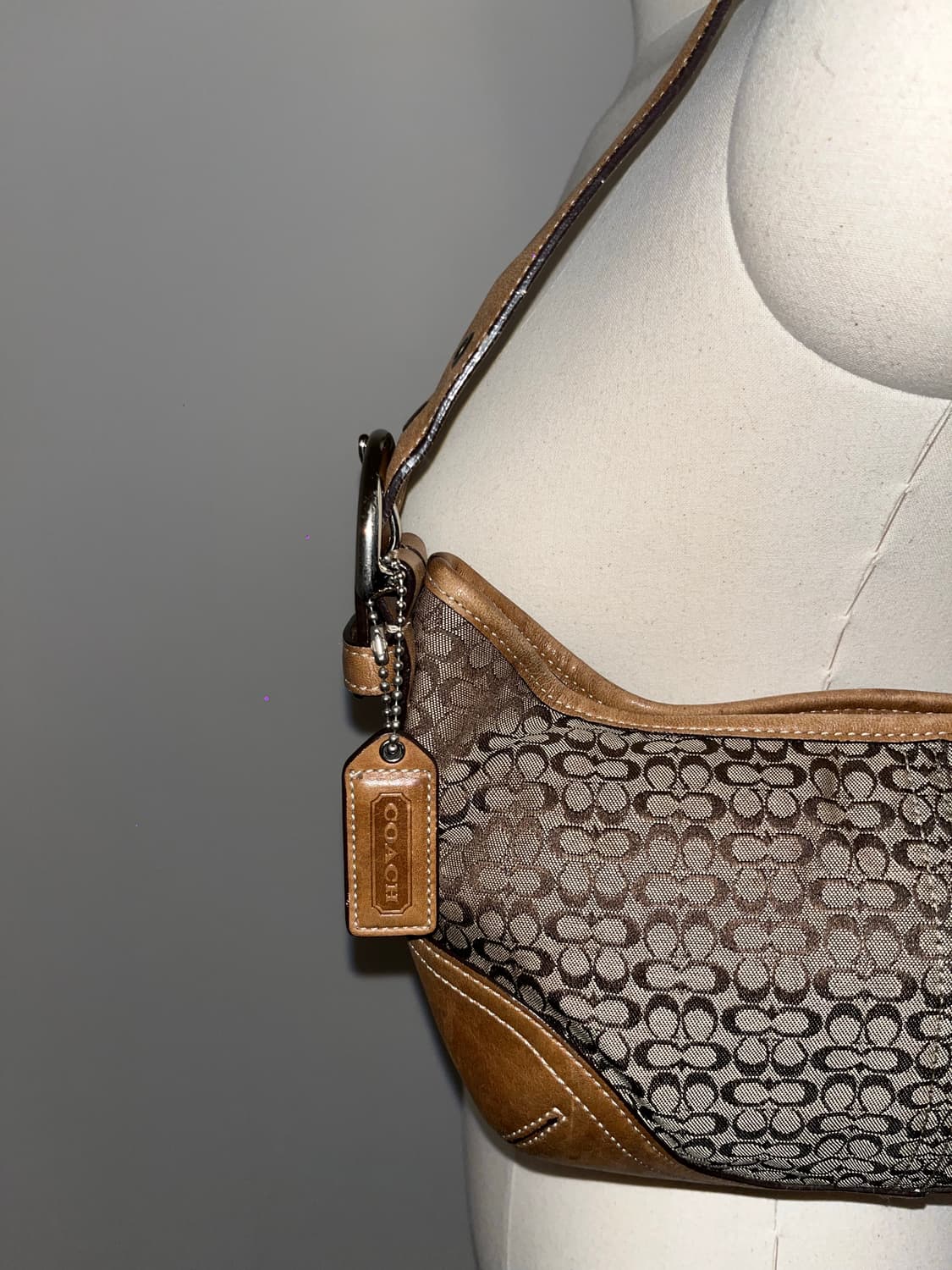 Coach Mini Beige Shoulder Bag 상품이미지2