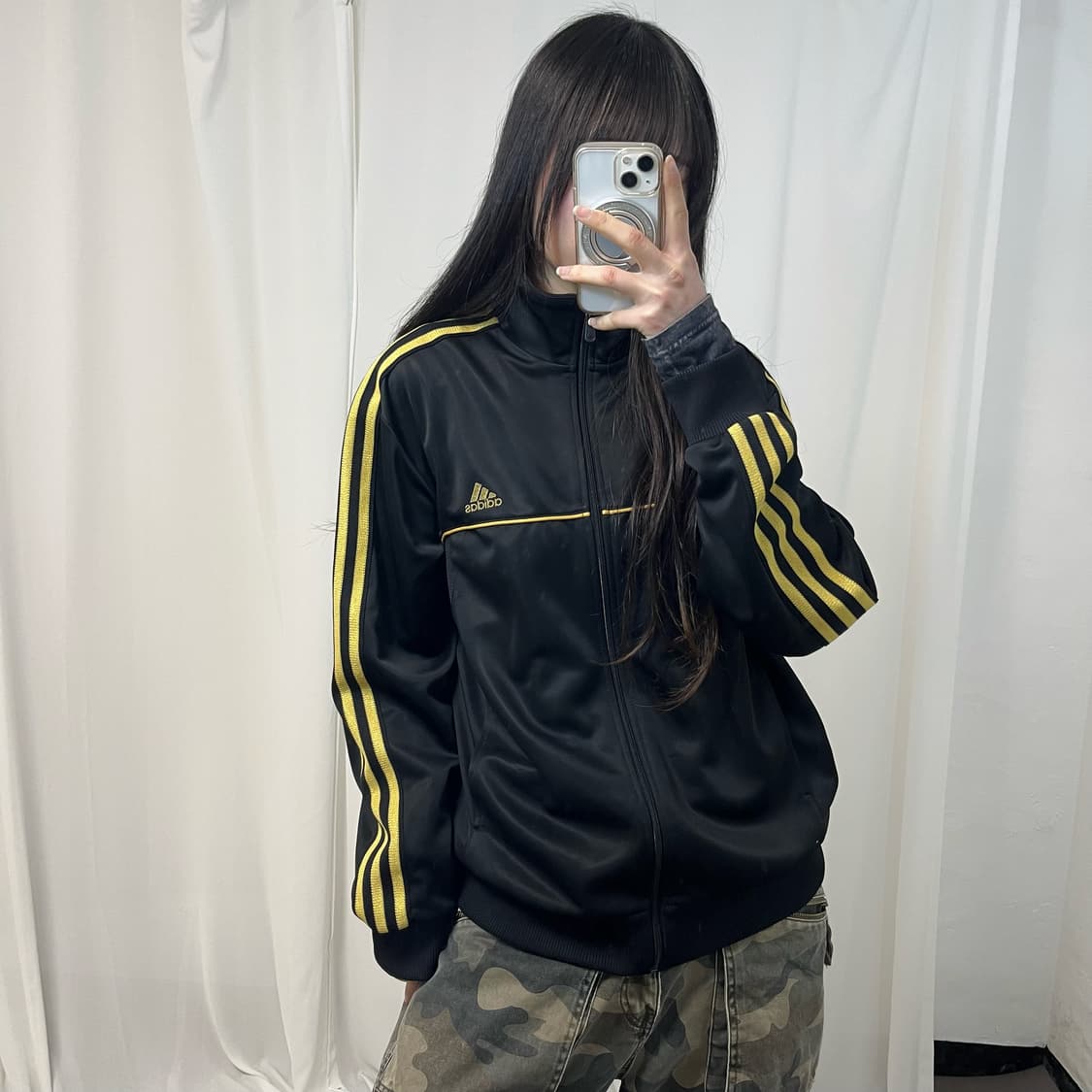 Adidas Black & Gold Jersey 상품이미지1