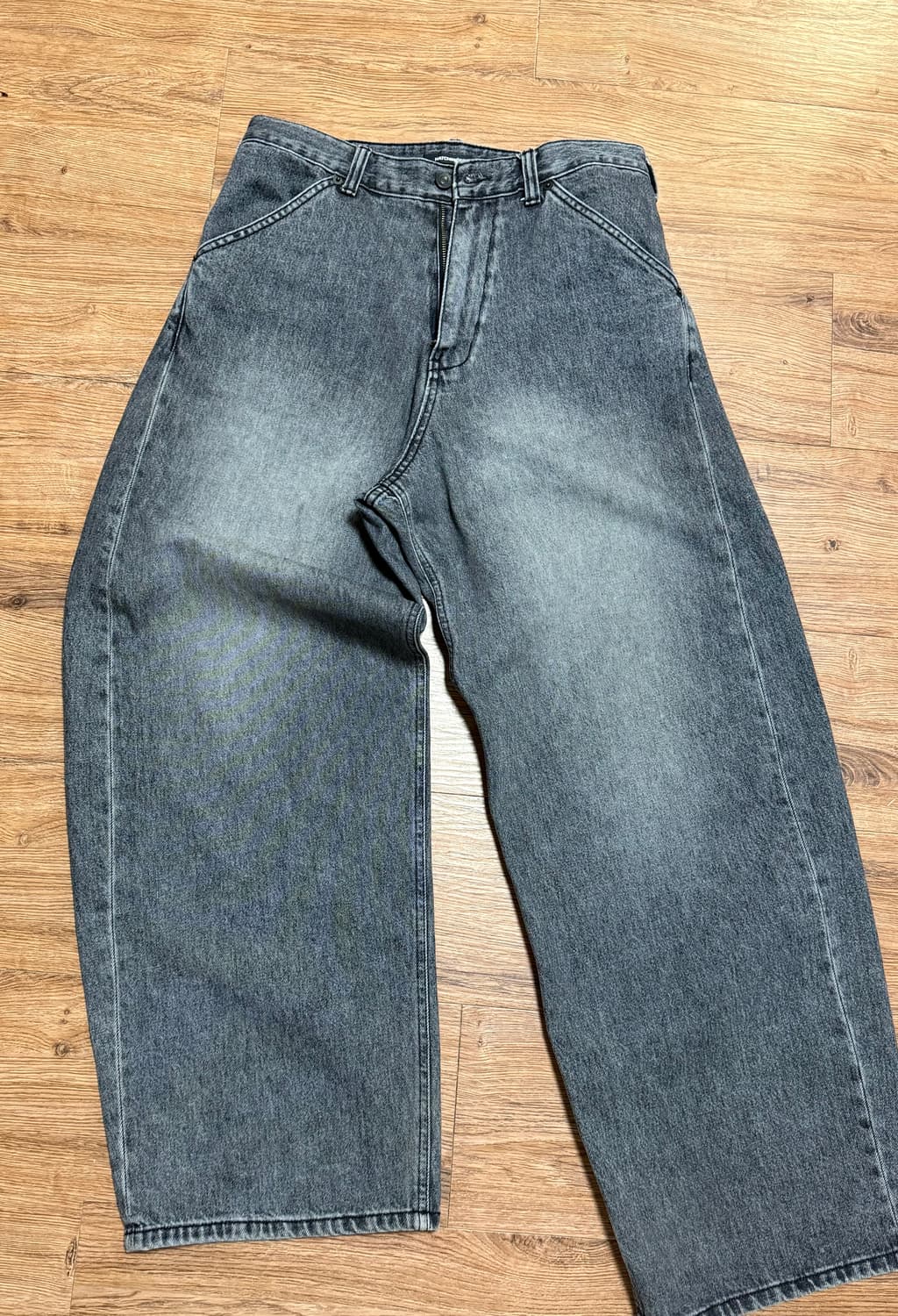 해칭룸 와이드 커브진 워시드 블랙 2사이즈 상품이미지2