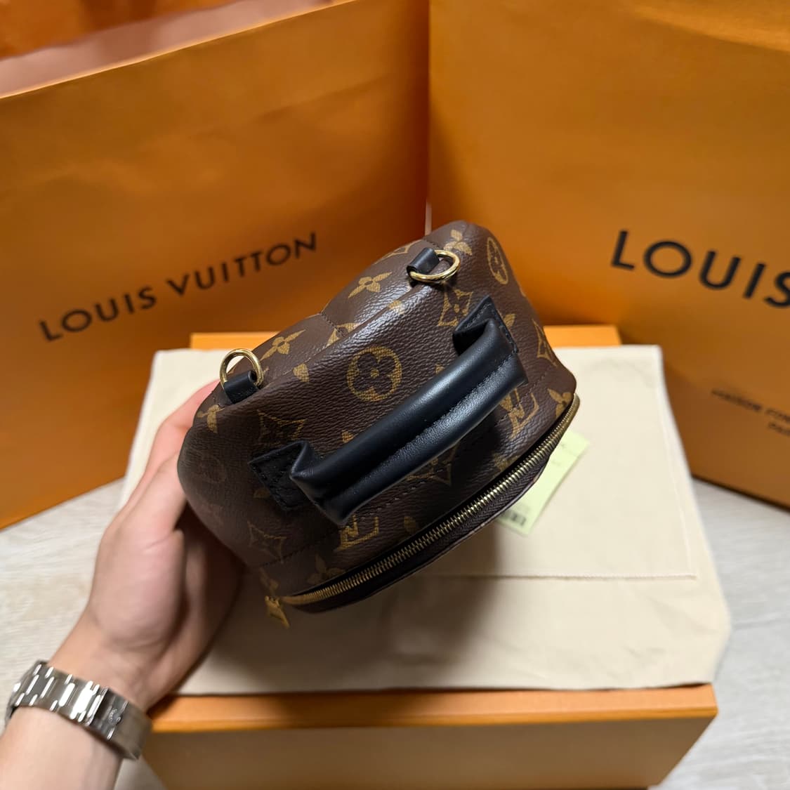 [새상품/선물가능] 루이비통 팜 스프링스 미니 백팩 상품이미지4