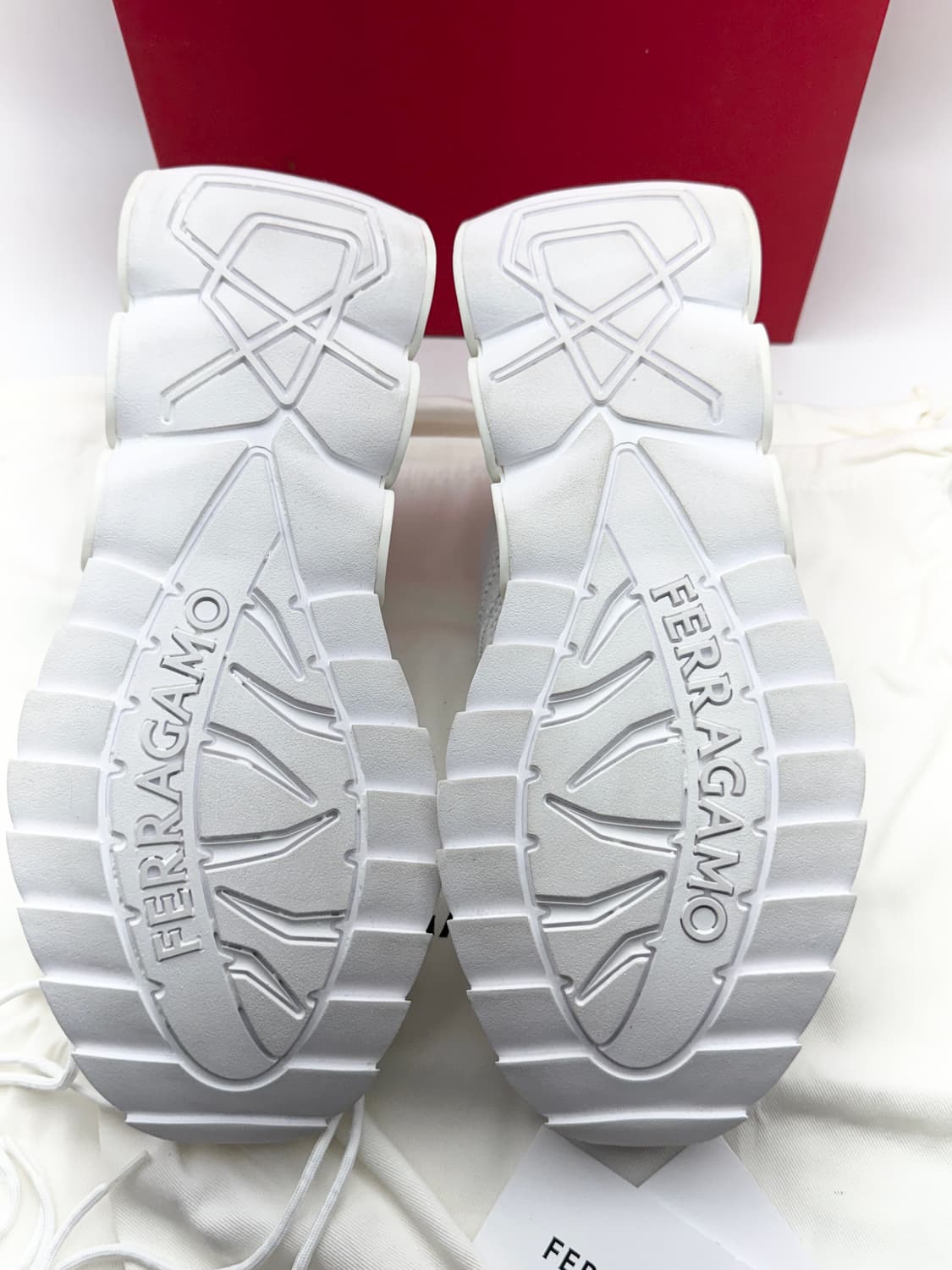 정품)페라가모스나커즈260 상품이미지9