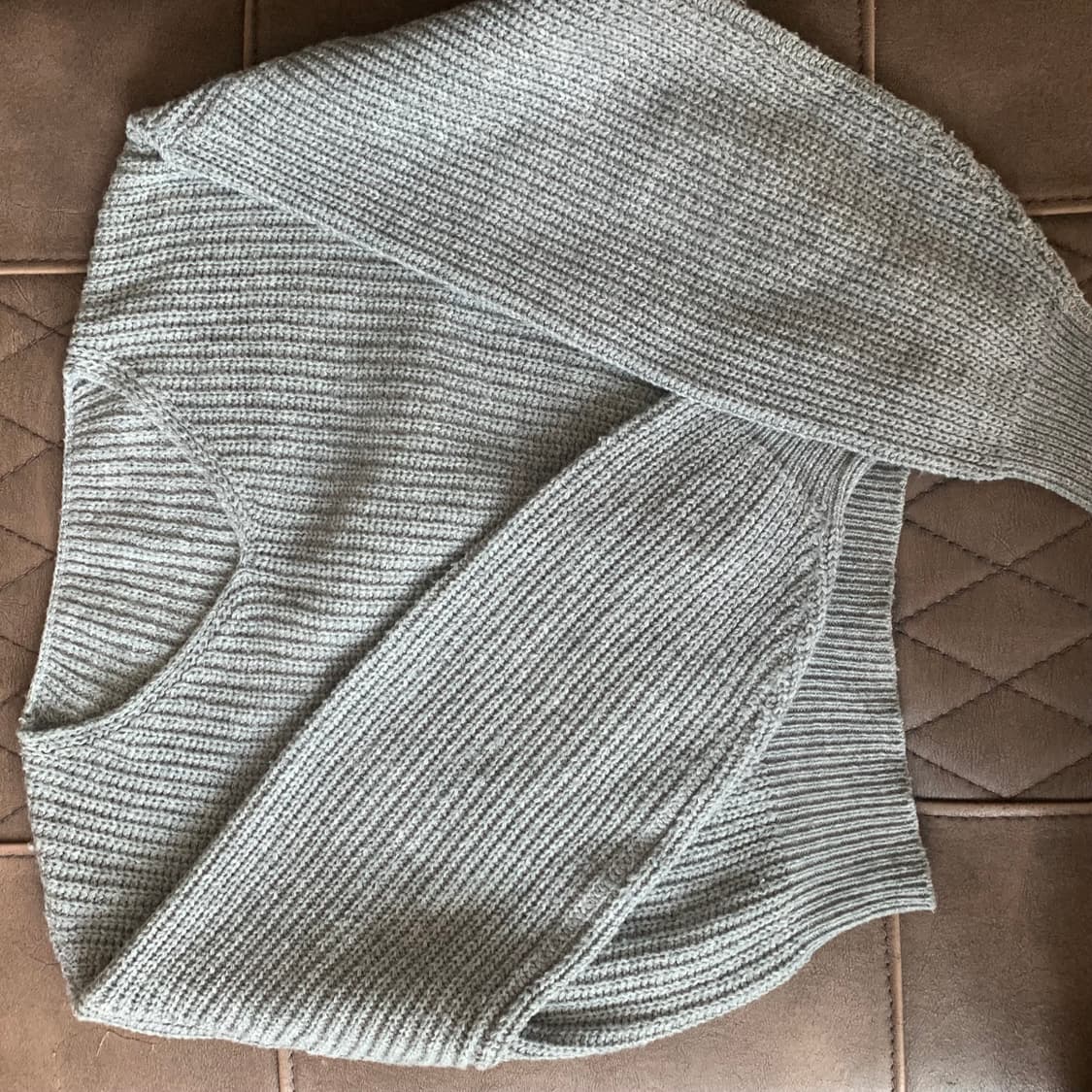 어텀 크롭 니트 그레이 상품이미지3