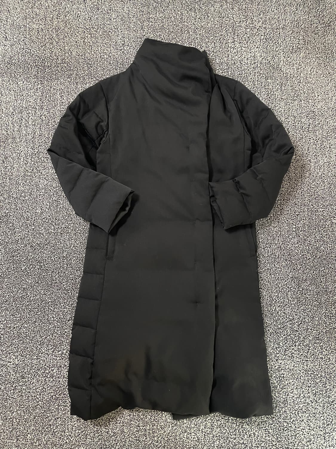 빈티지9. 이세이 미야케 플리츠 플리즈 롱 패딩 넥 라인 디테일 상품이미지1