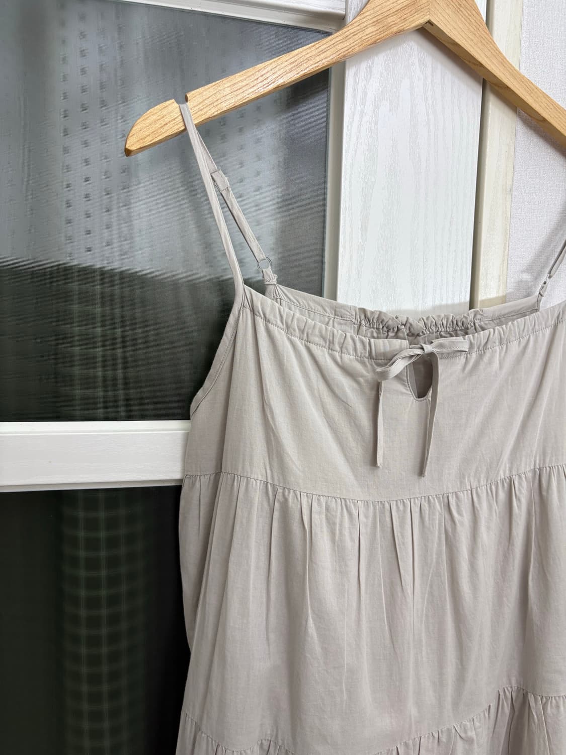 애쉬 그레이 펀칭 원피스 상품이미지2