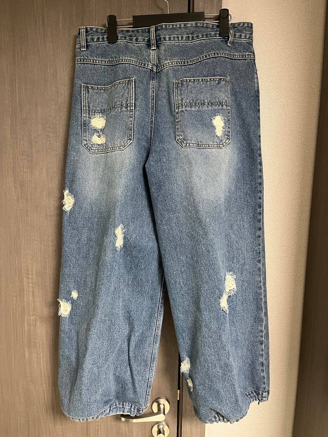 Juun.J 남성 데미지 와이드 데님 팬츠 상품이미지2